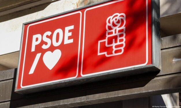 Guardia Civil española irrumpe en sede del PSOE en Madrid España