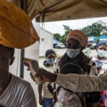 OMS baja el riesgo global de la actual epidemia de ébola
