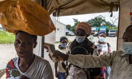 OMS baja el riesgo global de la actual epidemia de ébola