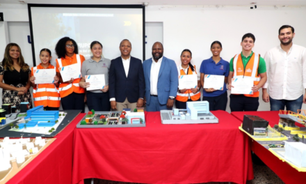Intrant certifica jóvenes como “Guardianes del Tránsito” y fortalece la cultura de seguridad vial en el país