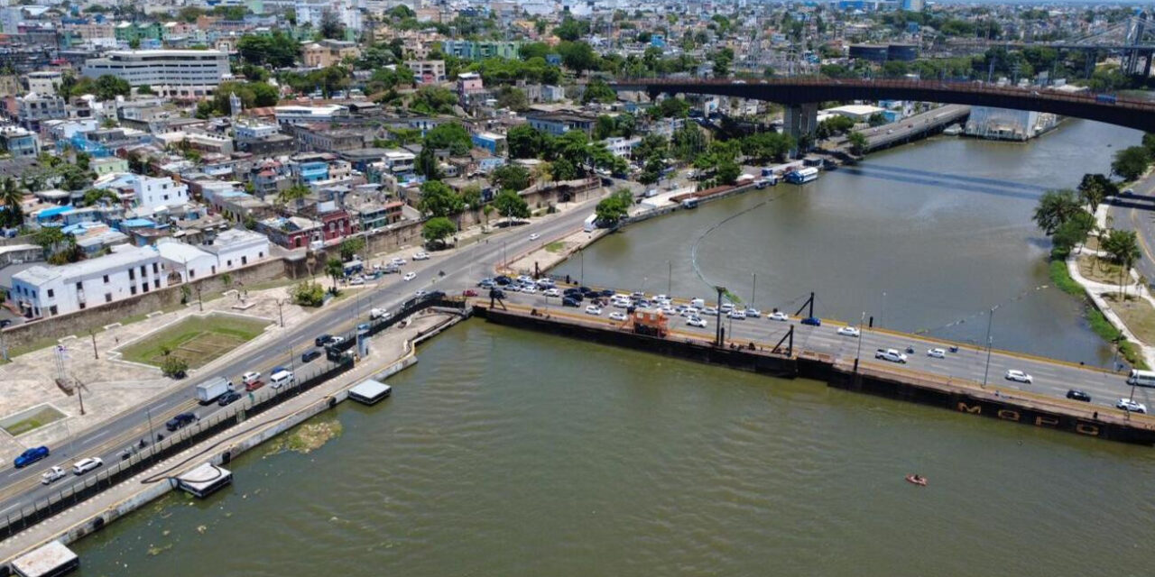 El puente flotante será cerrado por 2 horas este sábado para permitir el paso de una embarcación