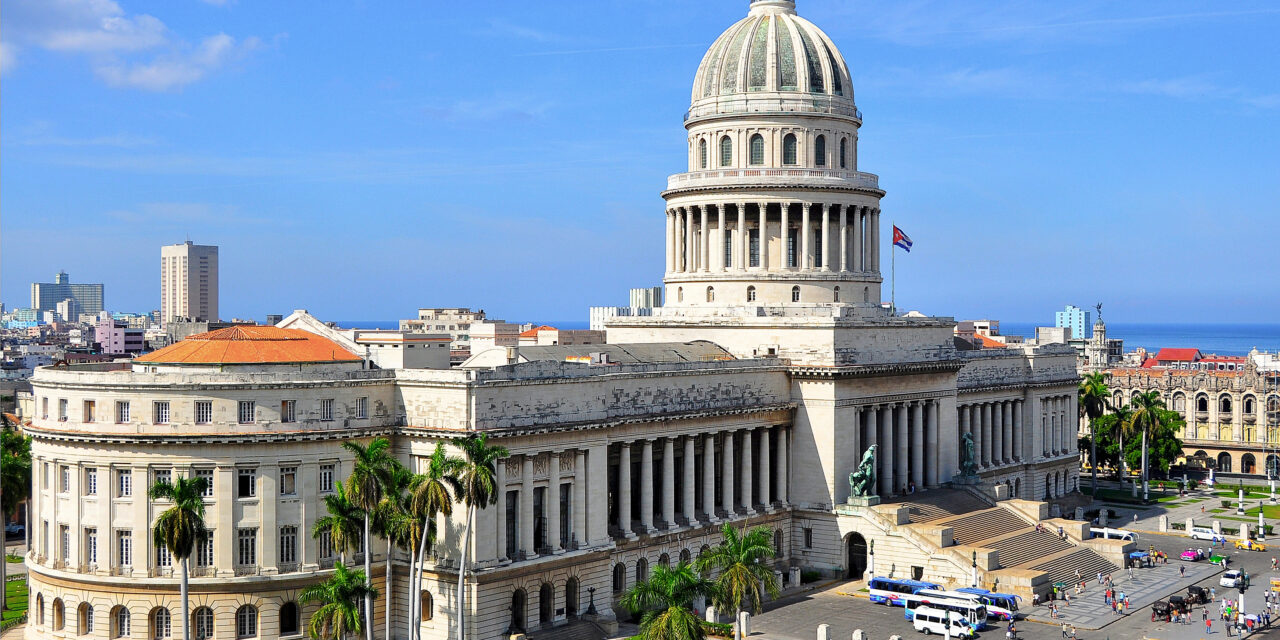 Cuba abre sus puertas a la banca privada: ¿fin del modelo socialista?
