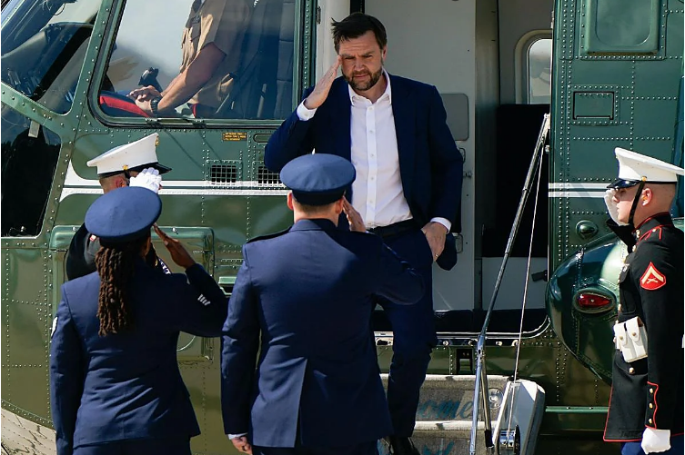 JD Vance se marcha a las negociaciones con Irán; Trump amenaza con peajes del estrecho