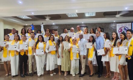 San José de Ocoa gradúa la primera cohorte del Diplomado «Más Allá del Éxito», formando líderes comprometidos con los valores y el servicio