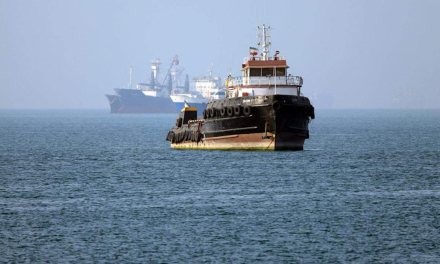 Solo 4 barcos transitaron el Estrecho de Ormuz