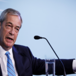 Nigel Farage exige elecciones anticipadas y llama al Reino Unido ‘República Bananera’