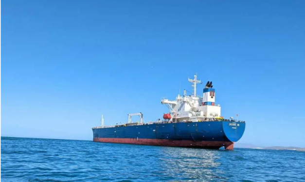 Más petroleros varados salen de Ormuz, aumentando el suministro global