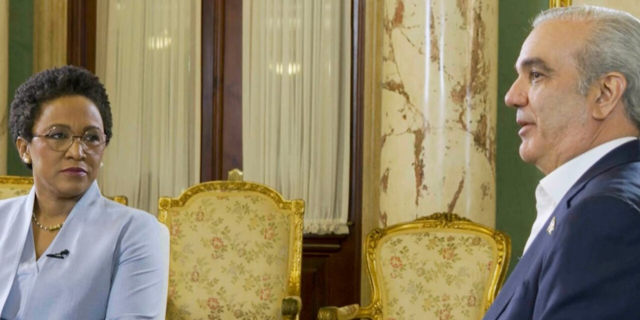 Presidente Abinader anuncia consenso para modificar artículos del Código Penal y reafirma compromiso con la libertad de prensa