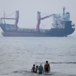 Un barco encalló en el estrecho de Ormuz, informa la televisión estatal iraní