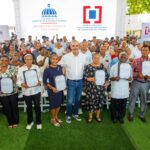 Presidente Abinader entrega 1,000 títulos de propiedad que garantizan seguridad jurídica a más de 4,000 personas en Los Frailes de Santo Domingo Este