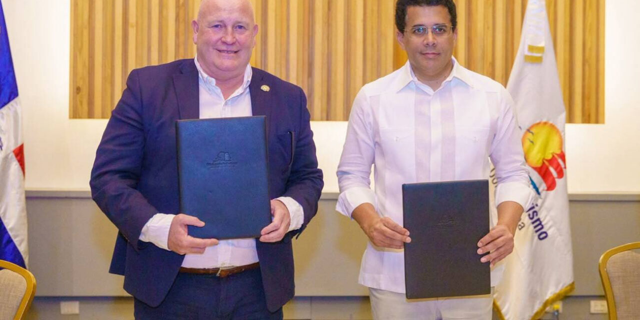 Ministro de Turismo firma acuerdo con la ITF para impulsar la movilidad turística sostenible
