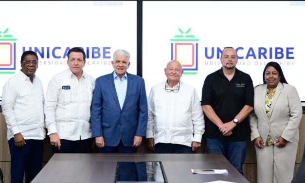 UNICARIBE dedica aula a Samuel L. Ferguson