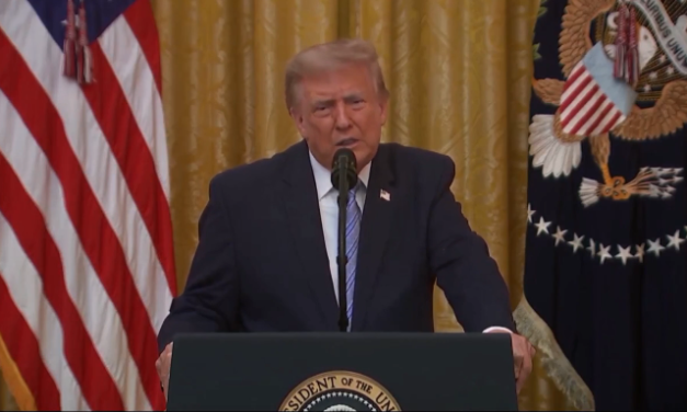 Trump: China robó 220 millones de registros de votantes estadounidenses.