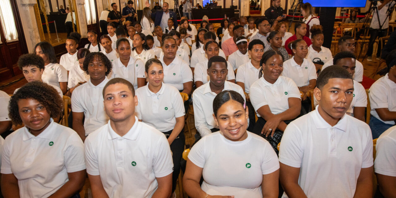 Más de 200,000 jóvenes dejaron de ser “ninis” gracias a los programas del Gobierno como Oportunidad 14-24, para insertarlos en centros de estudio y trabajo