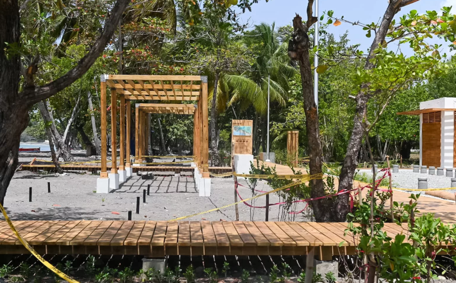 Avanzan los trabajos de recuperación en playa Linda en Nizao, Baní