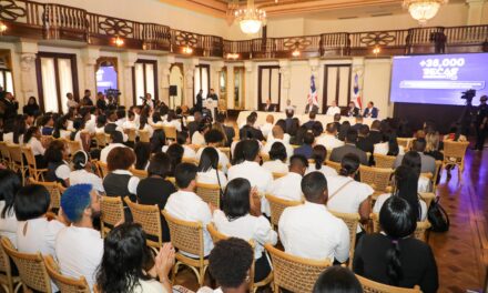 ITLA entrega más de 36,000 becas tecnológicas