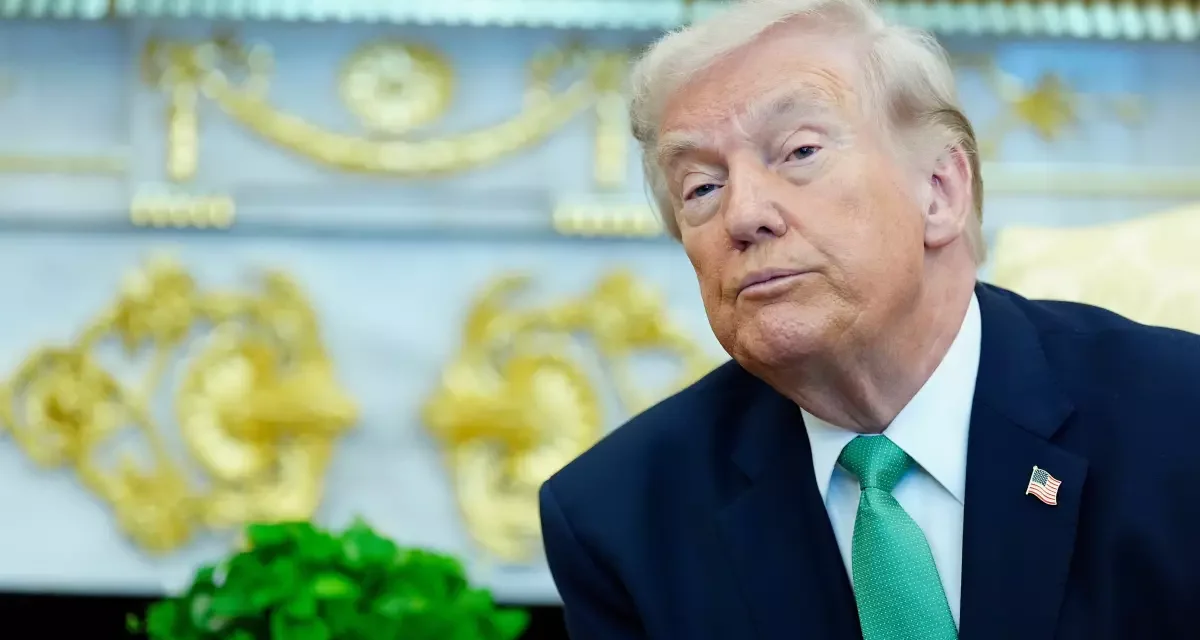Trump: Estados Unidos tiene control total sobre el Estrecho de Ormuz
