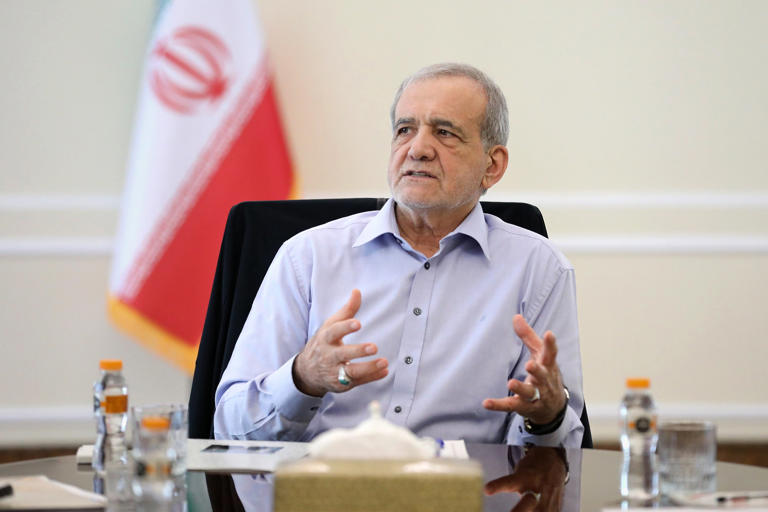 El presidente de Irán pide terminar la guerra con Estados Unidos: “El mundo entero reconoce nuestra victoria”
