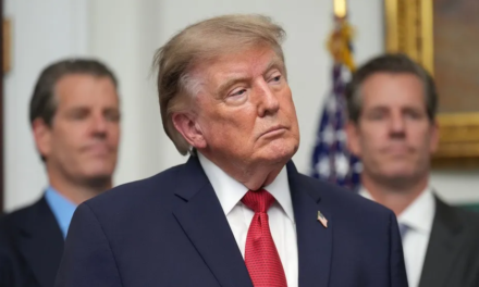 Trump promete responder ‘con fuerza’ tras el primer intercambio de disparos con Irán en semanas