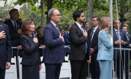 Nueva York celebra 25 años desde el 11-S, Mamdani asiste a pesar de las críticas.