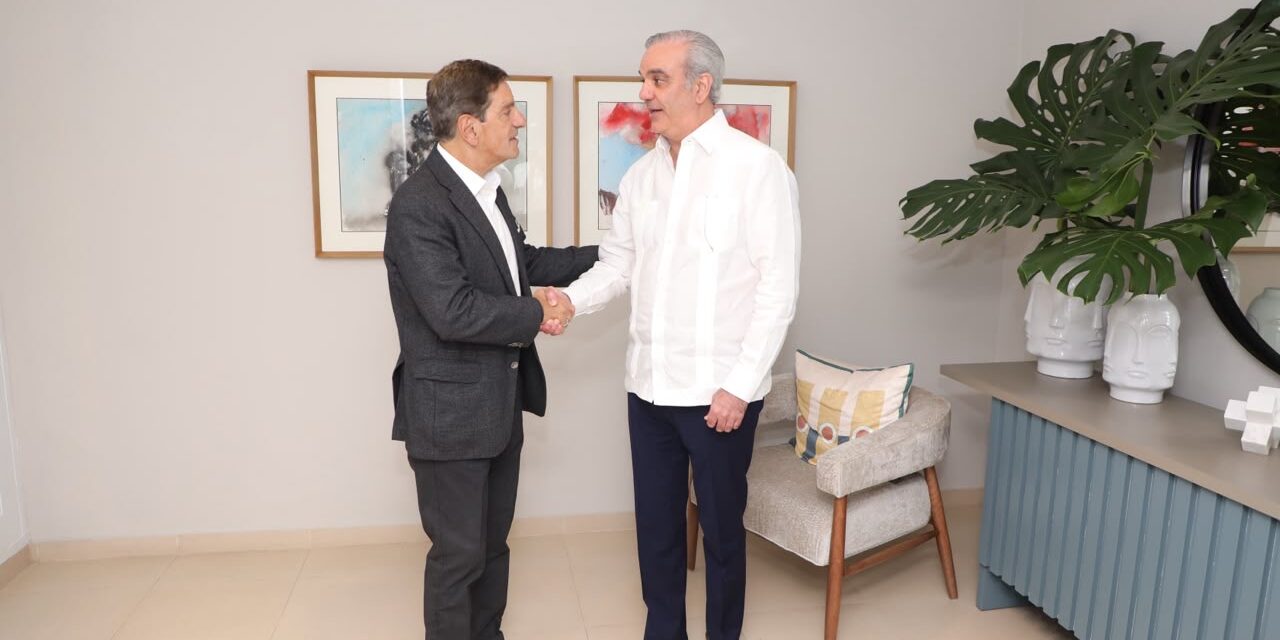 El presidente de Google Cloud para América Latina realiza visita de cortesía al presidente de la República Dominicana, Luis Abinader