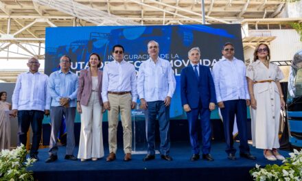 Presidente Luis Abinader inaugura la reconstrucción del Museo Alcázar de Colón y dejó en funcionamiento la nueva Ruta de Electromovilidad de la Ciudad Colonial.