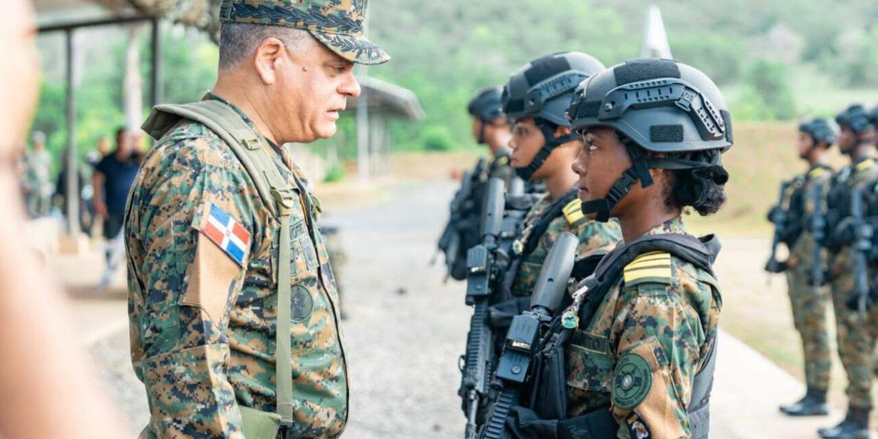 Ministerio de Defensa gradúa cadetes especializados en operaciones tácticas en áreas urbanizadas