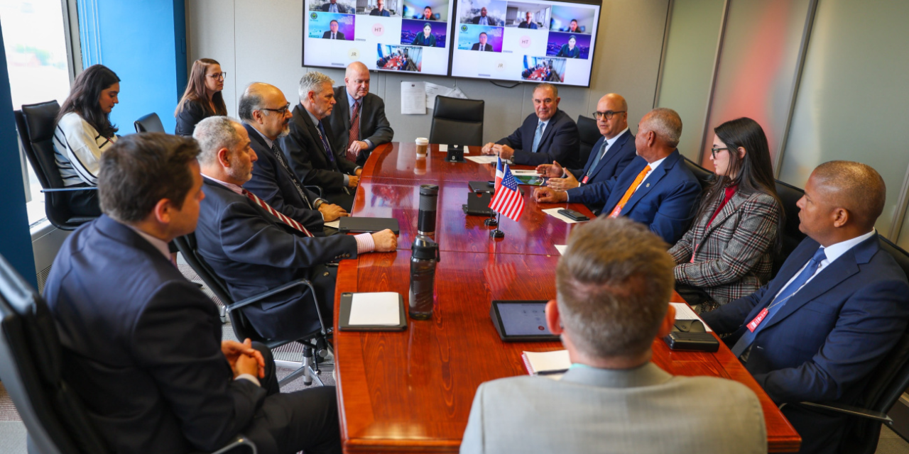 IDAC muestra avances de la aviación civil dominicana en Washington