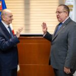 Ministro Magín Díaz juramenta a Quico Tabar como nuevo director general transitorio de Juegos de Azar