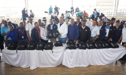Inefi acelera su despliegue nacional con entrega de utilería deportiva y kits en Nagua, Bánica y Las Matas de Farfán